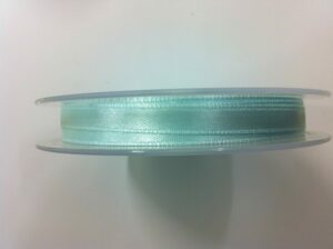 1 BOBINE RUBAN SATIN BLEU CLAIR 25MM 6MM