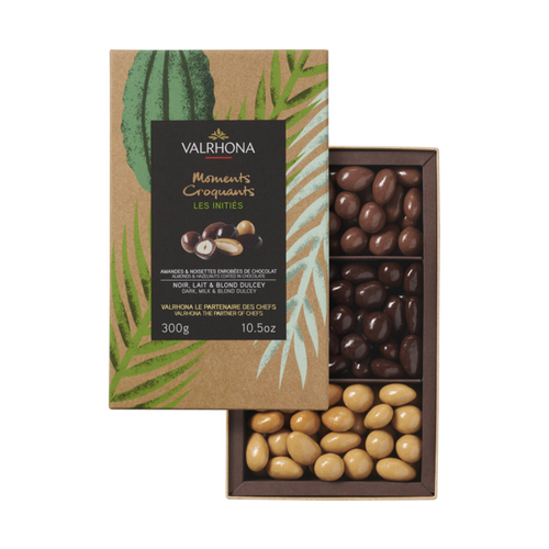 Coffret Valrhona Les Inities avec amandes, noisettes et chocolat noir, lait, blond dulcey.